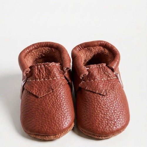 Classic fringe softsole vellies for infants- chestnut brown